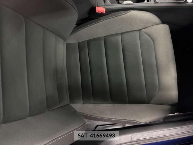VolksWagen GOLF 2017-05 8055083-8