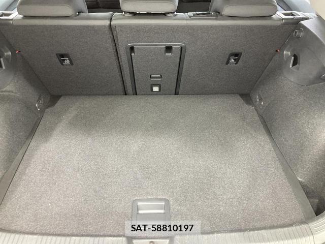 VolksWagen GOLF 2023-06 8055108-12