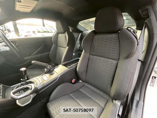 Toyota GR86 2022-08 8054463-15