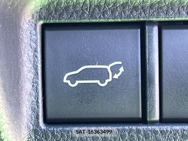 Toyota HARRIER HYBRID 2023-11 8053820-10