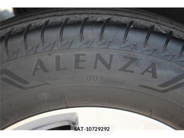 Toyota HARRIER 2023-06 8054940-19