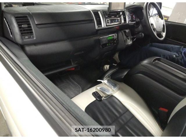 Toyota HIACE VAN 2016-02 8053268-3