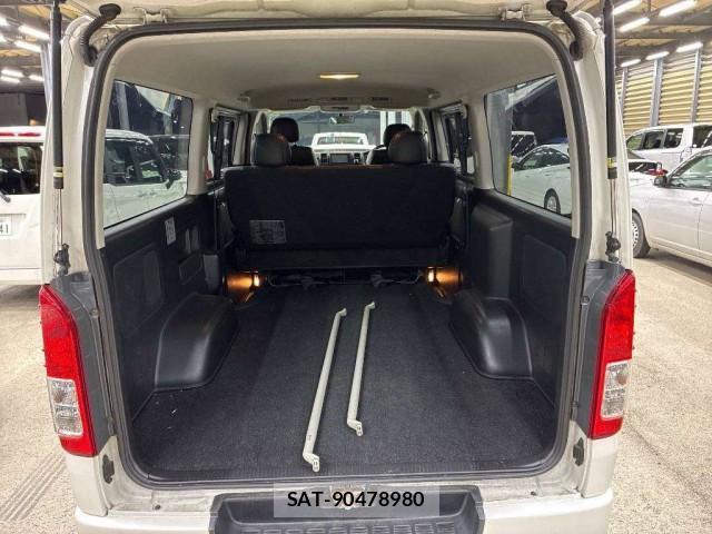 Toyota HIACE VAN 2016-07 8053269-2