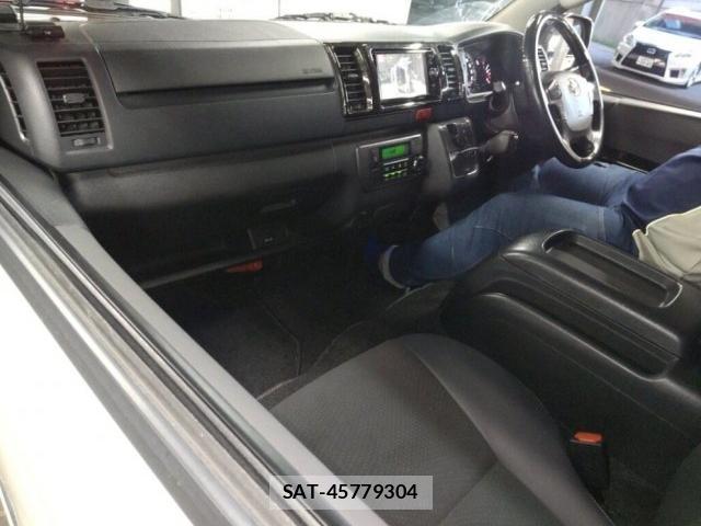 Toyota HIACE VAN 2018-01 8053276-3