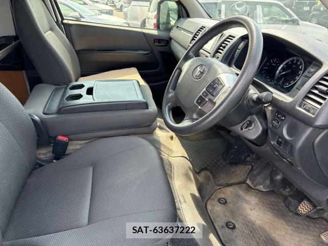 Toyota HIACE VAN 2022-06 8053285-3
