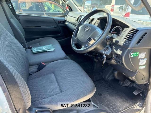 Toyota HIACE VAN 2018-07 8053291-3