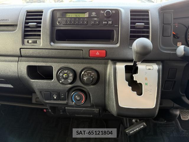 Toyota HIACE VAN 2017-12 8053438-16