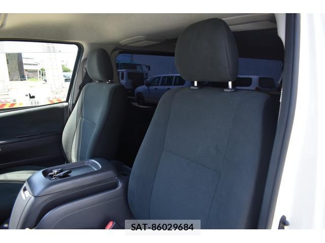 Toyota HIACE VAN 2023-04 8053551-11