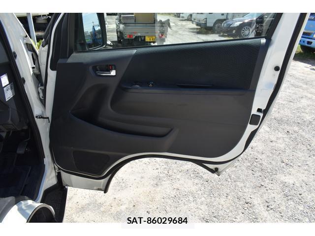 Toyota HIACE VAN 2023-04 8053551-15