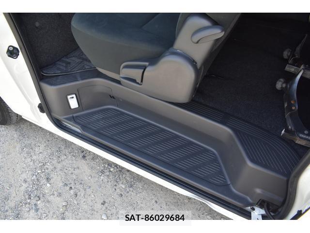 Toyota HIACE VAN 2023-04 8053551-17