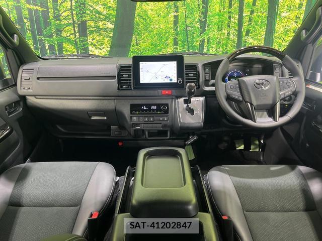 Toyota HIACE VAN 2026-04 8053605-1