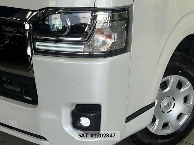 Toyota HIACE VAN 2026-04 8053605-12
