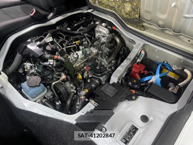 Toyota HIACE VAN 2026-04 8053605-17
