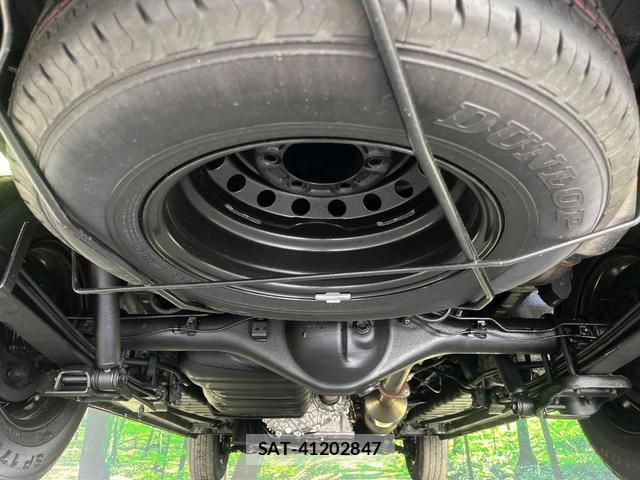 Toyota HIACE VAN 2026-04 8053605-18