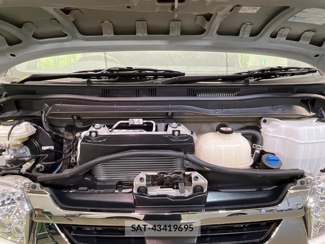 Toyota HIACE VAN 2021-04 8053751-17