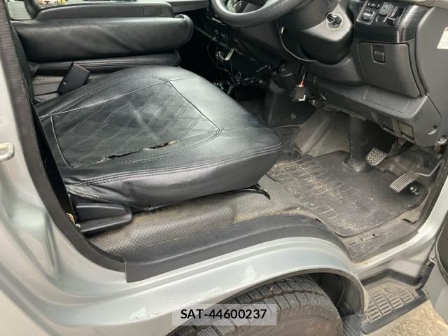 Toyota HIACE VAN 2011-01 8054012-17