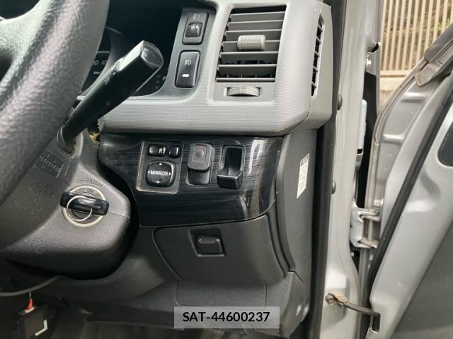 Toyota HIACE VAN 2011-01 8054012-19