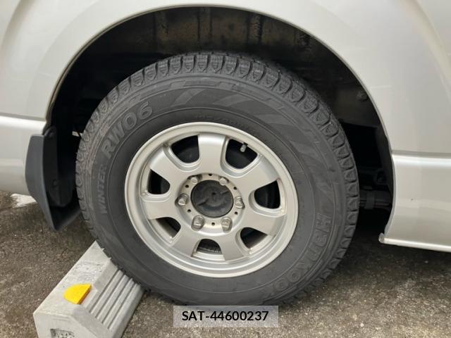 Toyota HIACE VAN 2011-01 8054012-3