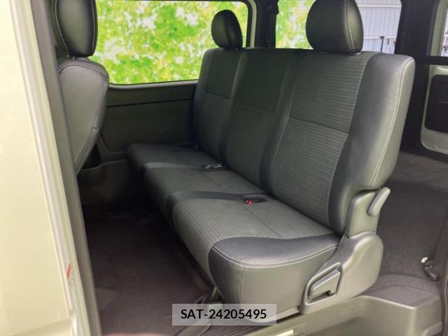 Toyota HIACE VAN 2025-07 8054513-6