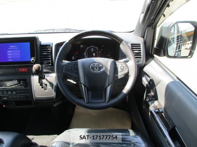Toyota HIACE VAN 2026-06 8054900-1
