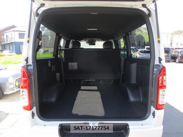 Toyota HIACE VAN 2026-06 8054900-16