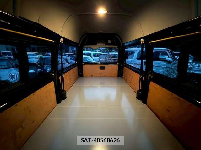Toyota HIACE VAN 2019-03 8055171-11