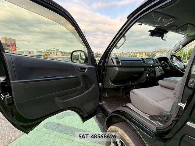 Toyota HIACE VAN 2019-03 8055171-15