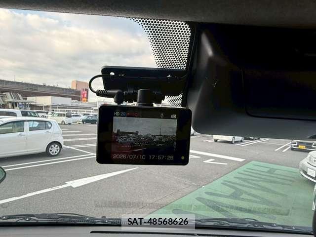 Toyota HIACE VAN 2019-03 8055171-17