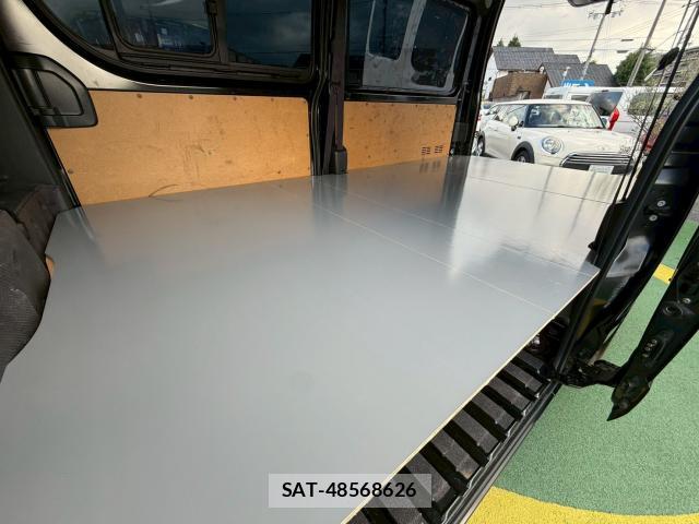 Toyota HIACE VAN 2019-03 8055171-9