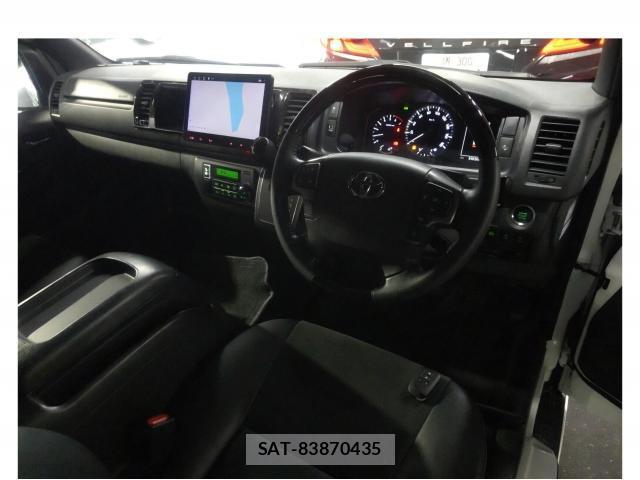 Toyota HIACE VAN 2022-11 8055348-1