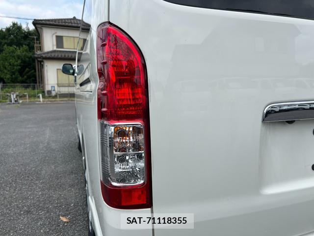 Toyota HIACE VAN 2014-03 8055521-16