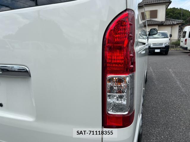 Toyota HIACE VAN 2014-03 8055521-17