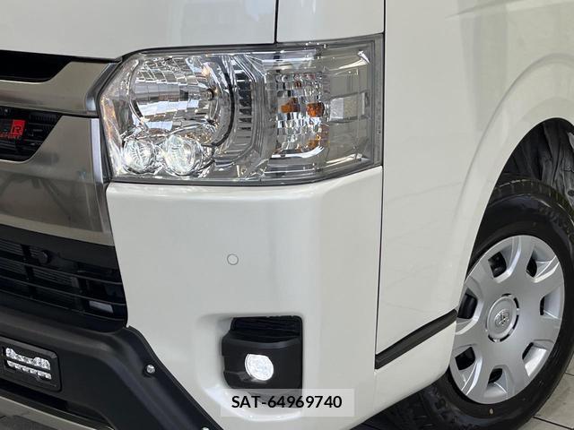 Toyota HIACE VAN 2025-06 8055770-11