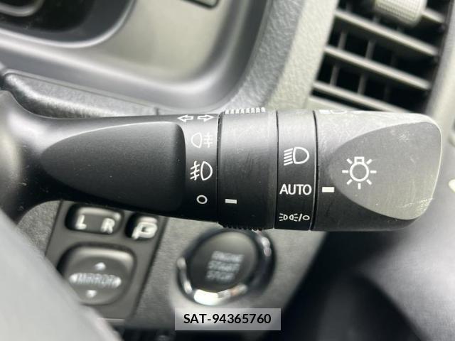 Toyota HIACE VAN 2023-06 8056128-15