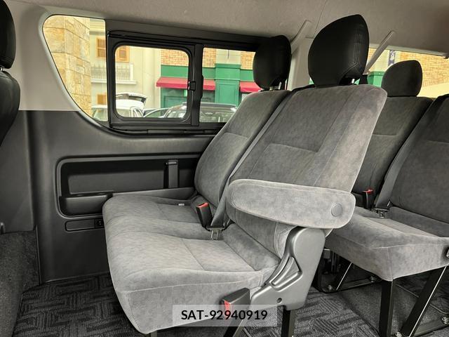 Toyota HIACE WAGON 2019-06 8055150-4