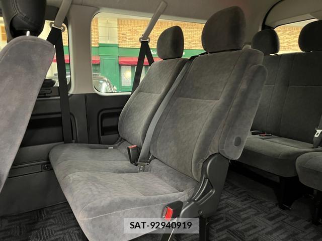 Toyota HIACE WAGON 2019-06 8055150-5