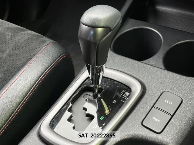 Toyota HILUX 2024-05 8056163-17