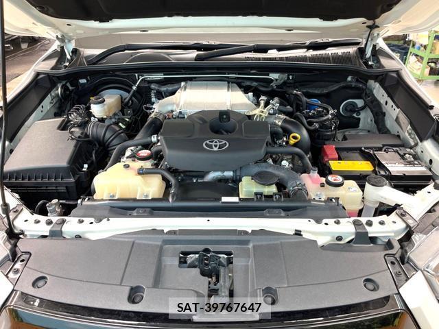 Toyota HILUX 2022-05 8054496-17
