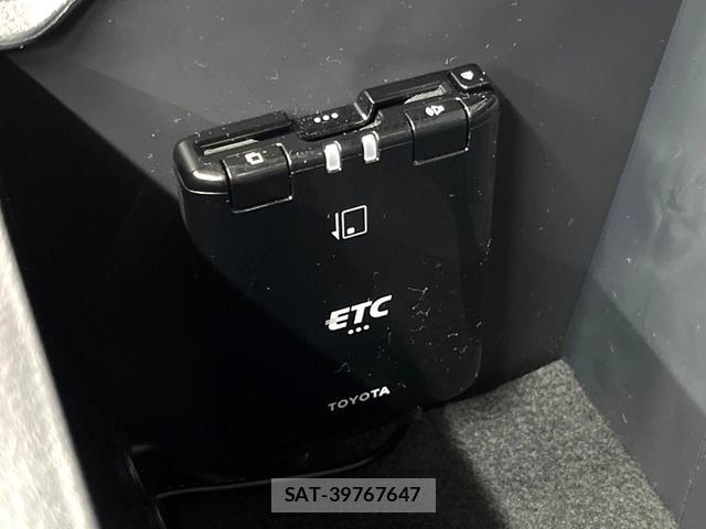 Toyota HILUX 2022-05 8054496-6