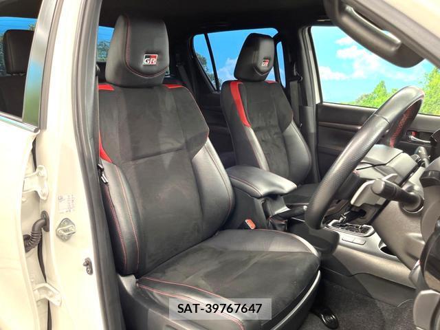 Toyota HILUX 2022-05 8054496-7