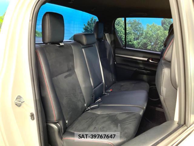 Toyota HILUX 2022-05 8054496-8