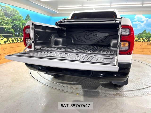 Toyota HILUX 2022-05 8054496-9
