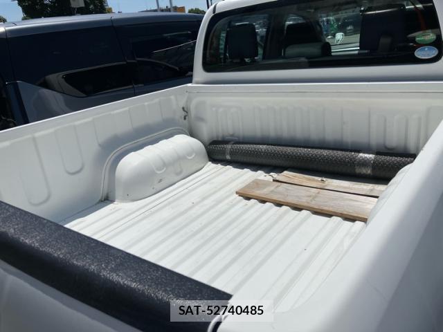 Toyota HILUX 2018-11 8055104-12