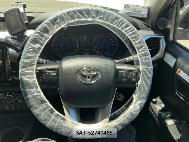Toyota HILUX 2018-11 8055104-15