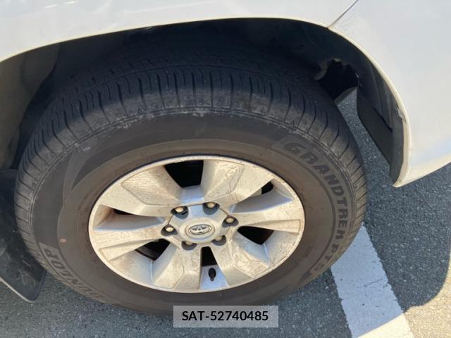 Toyota HILUX 2018-11 8055104-5
