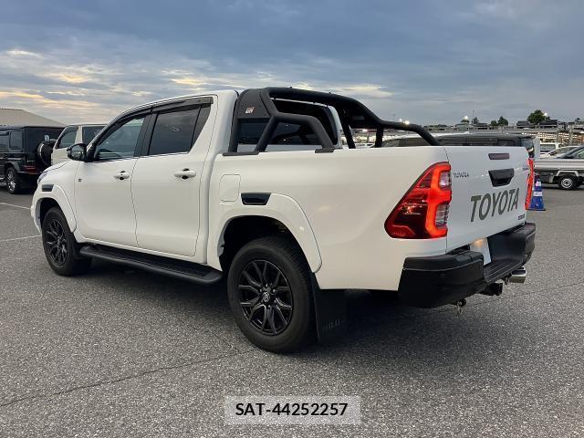 Toyota HILUX 2022-01 8055822-1