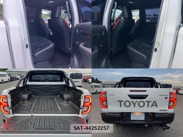 Toyota HILUX 2022-01 8055822-6