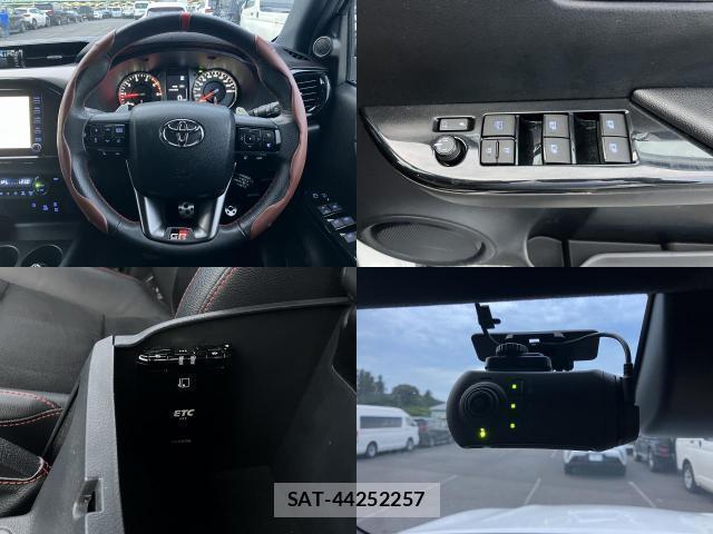Toyota HILUX 2022-01 8055822-8