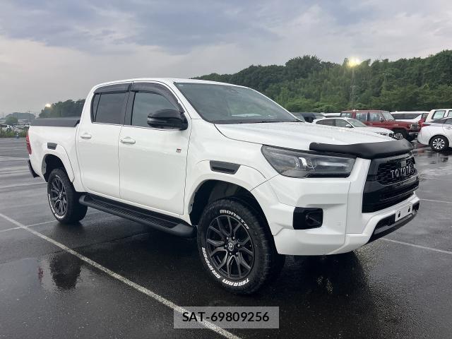 Toyota HILUX 2023-08 8055849-0