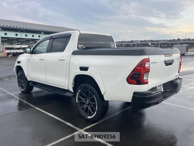 Toyota HILUX 2023-08 8055849-1